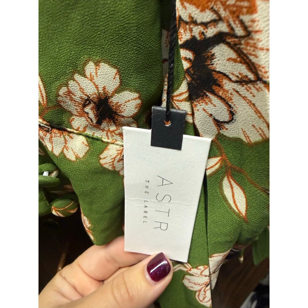 NWT‎ ASTR The Label Green Floral Pleated Sleeve Wrap Blouse Size M - Picture 7 of 10